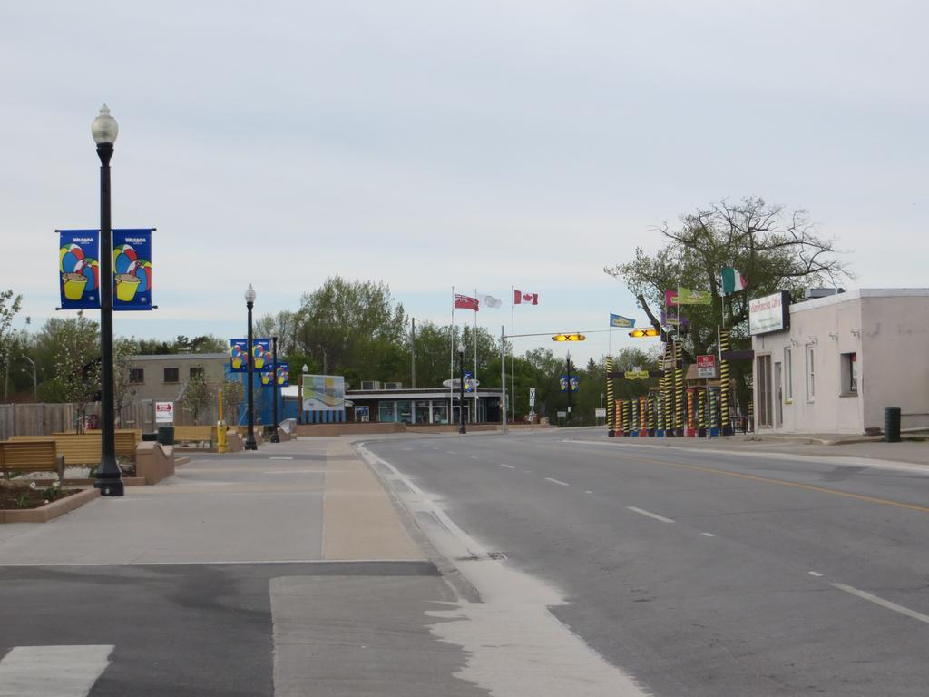 Villa Nova Motel Wasaga Beach Esterno foto