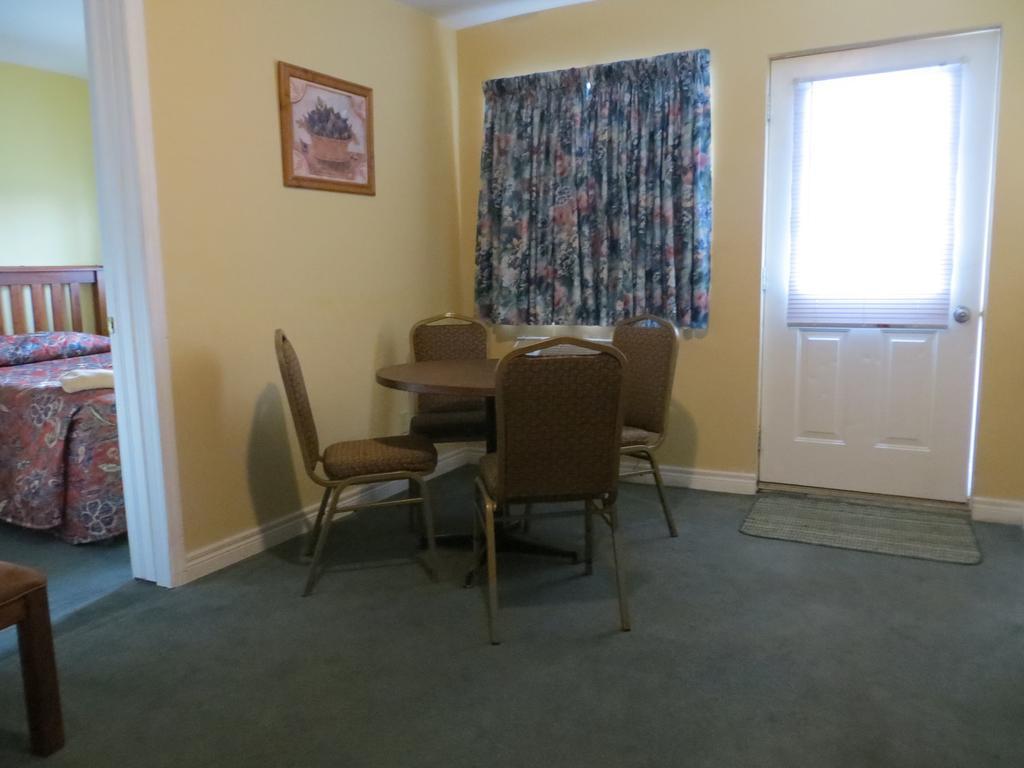Villa Nova Motel Wasaga Beach Esterno foto