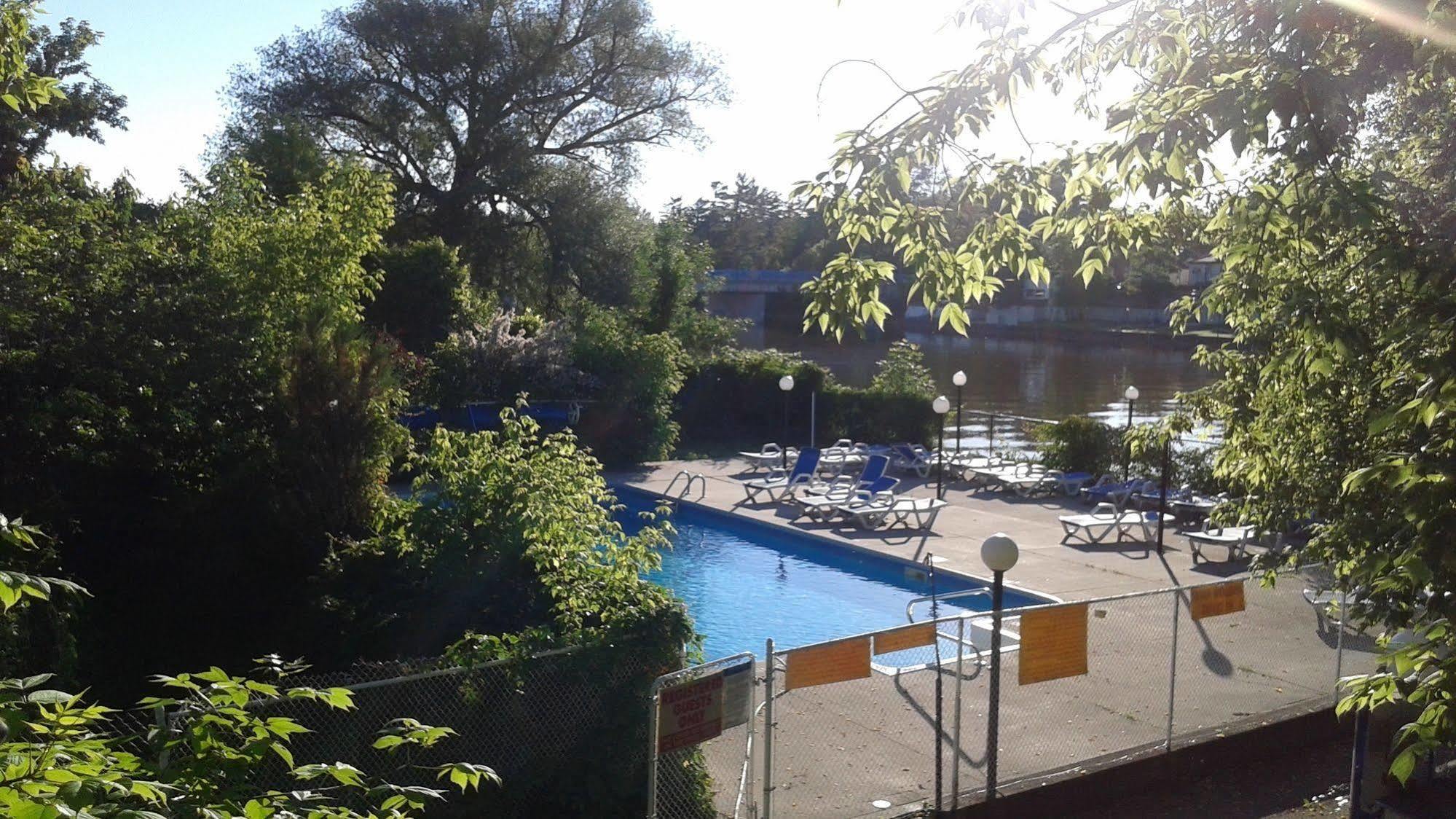 Villa Nova Motel Wasaga Beach Esterno foto