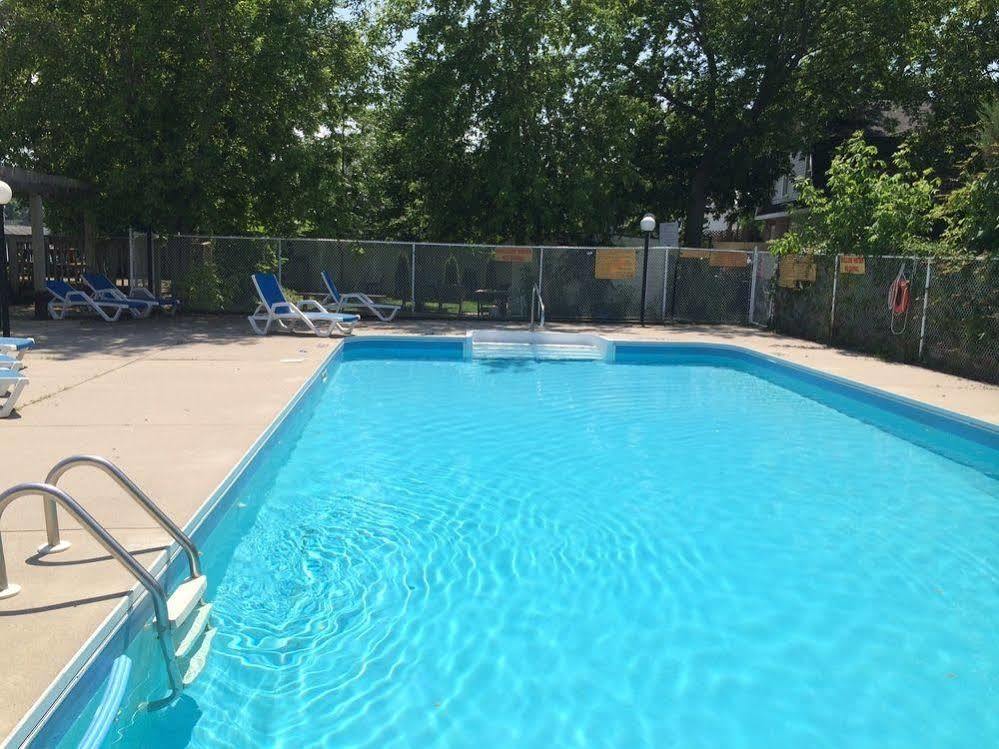 Villa Nova Motel Wasaga Beach Esterno foto