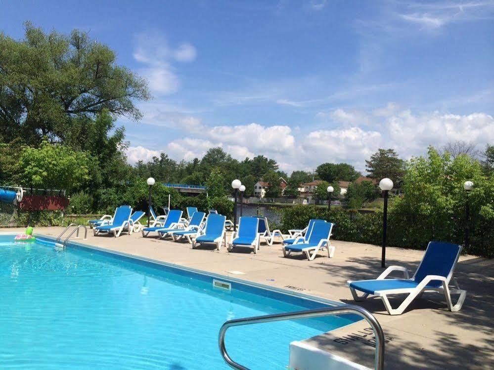 Villa Nova Motel Wasaga Beach Esterno foto
