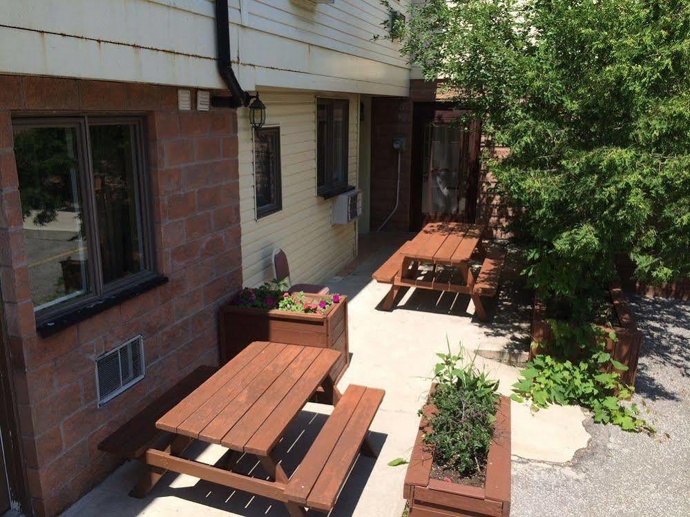 Villa Nova Motel Wasaga Beach Esterno foto