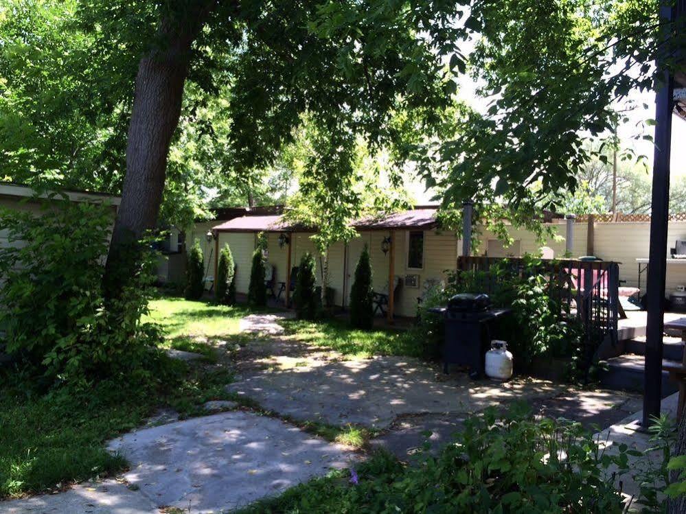 Villa Nova Motel Wasaga Beach Esterno foto
